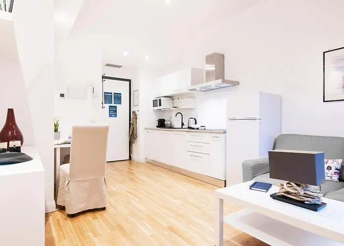 Easylife - Luminosa E Comoda Residenza Con Balcone